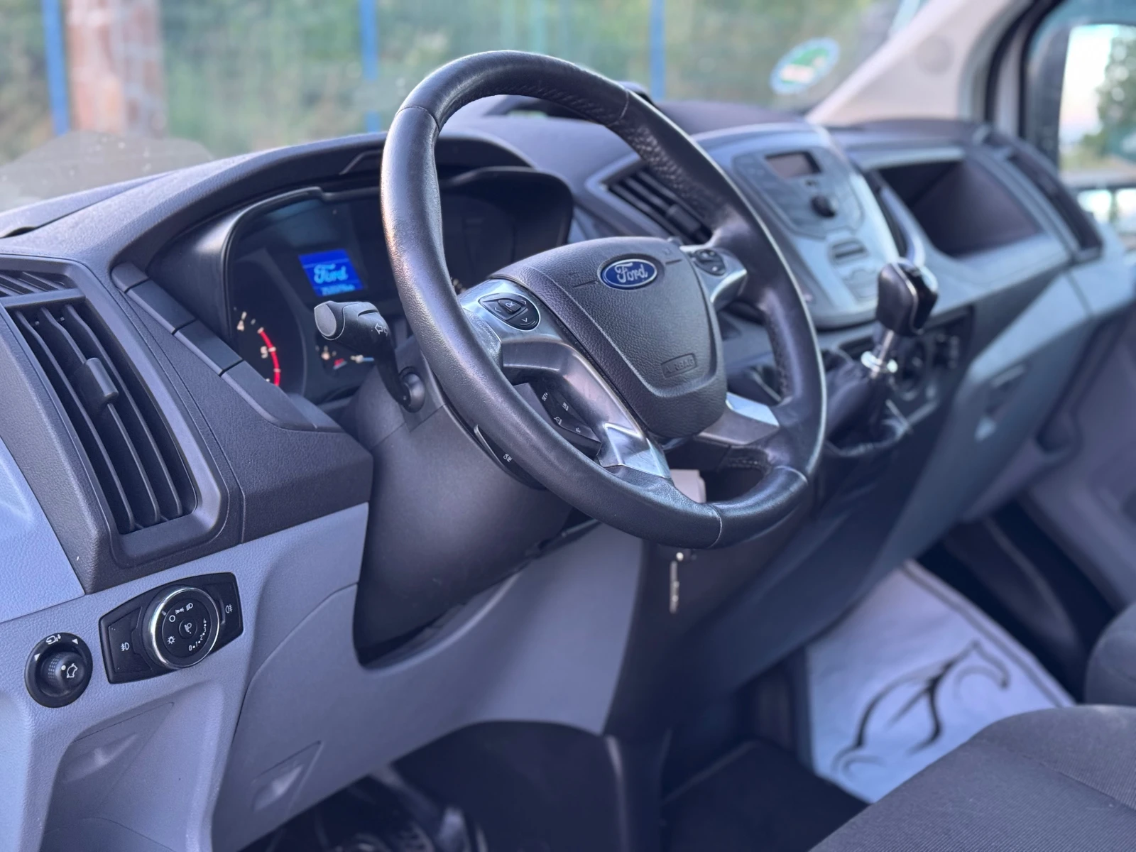 Ford Transit 2.2TDCI* 125кс* ЛЕД Фарове* Климатик* Оригинал* 6с, снимка 16 - Бусове и автобуси - 53989895