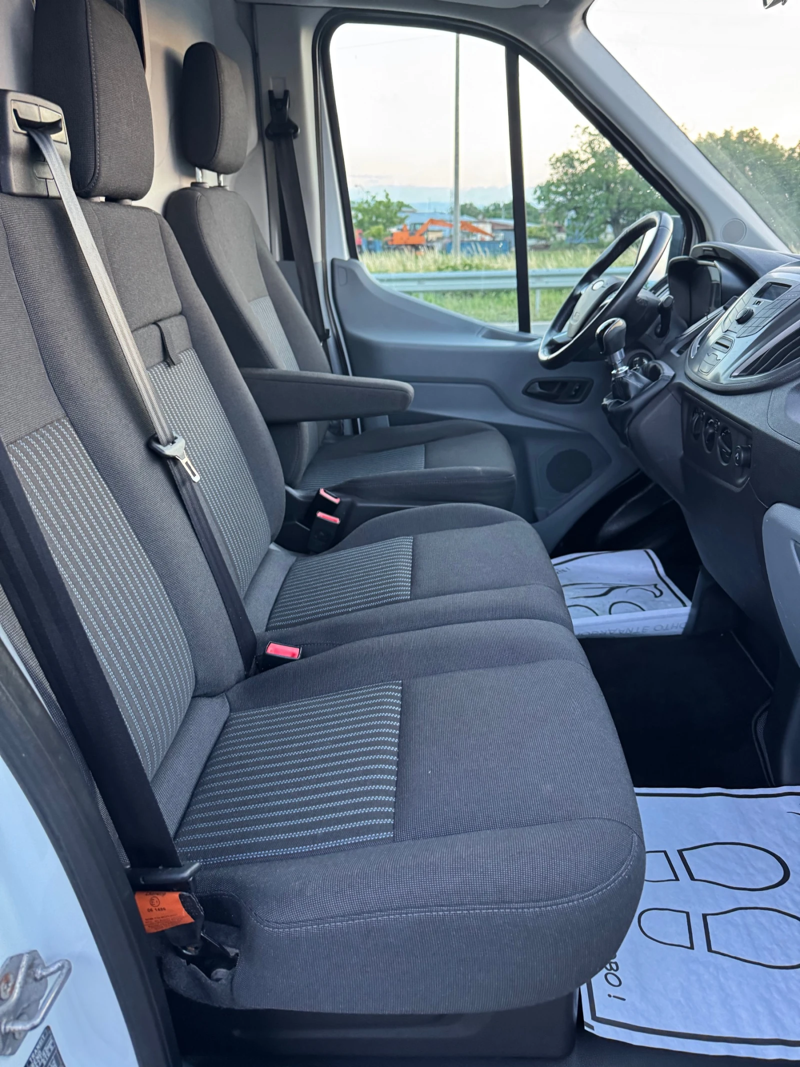 Ford Transit 2.2TDCI* 125кс* ЛЕД Фарове* Климатик* Оригинал* 6с, снимка 12 - Бусове и автобуси - 53989895