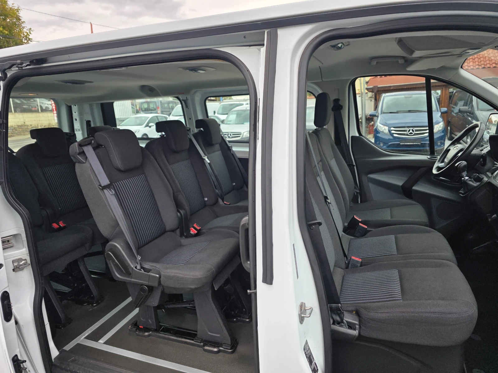 Ford Transit Custom 2.2tdci 8+ 1, снимка 17 - Бусове и автобуси - 56666445