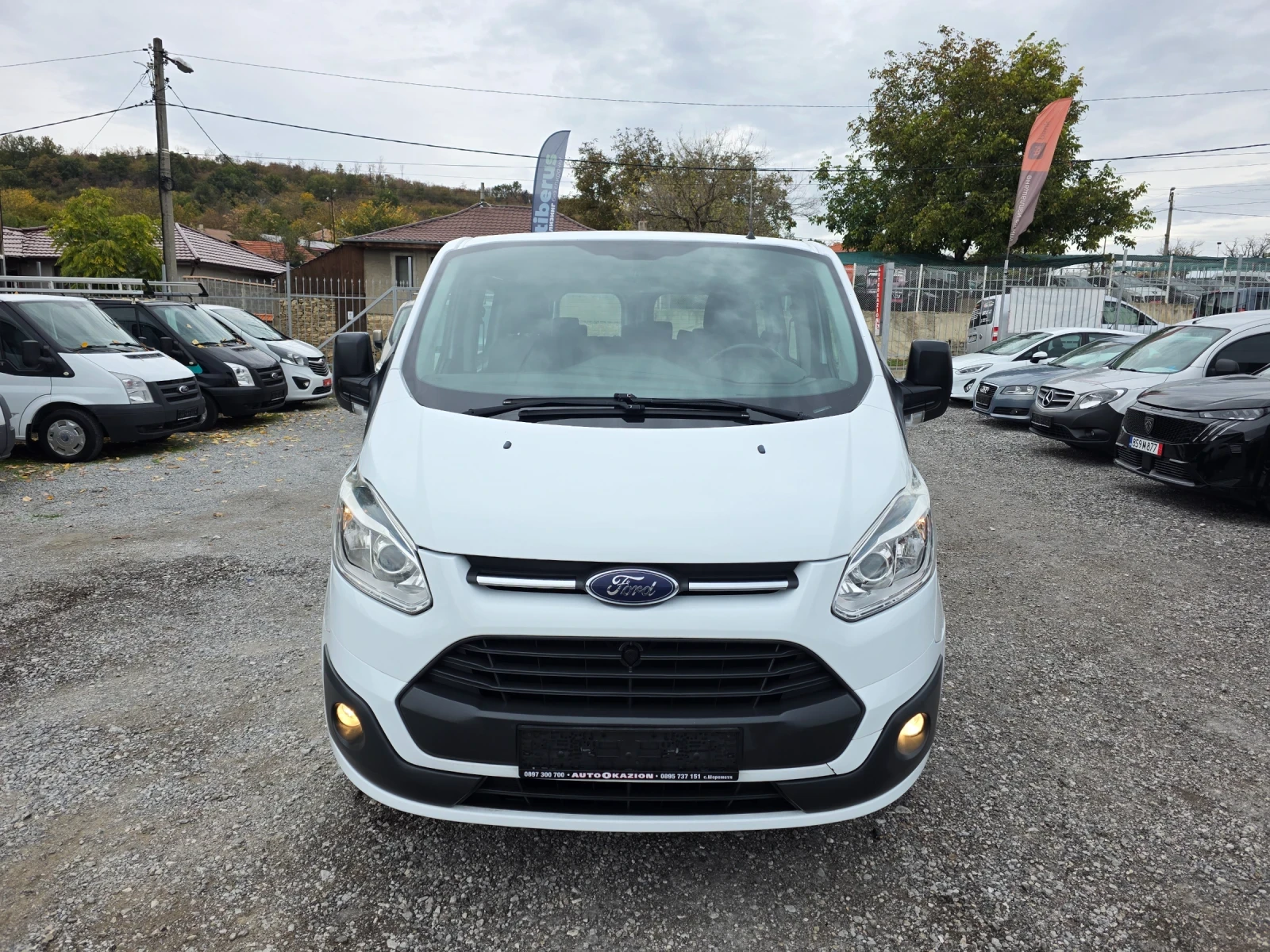 Ford Transit Custom 2.2tdci 8+ 1, снимка 2 - Бусове и автобуси - 56666445