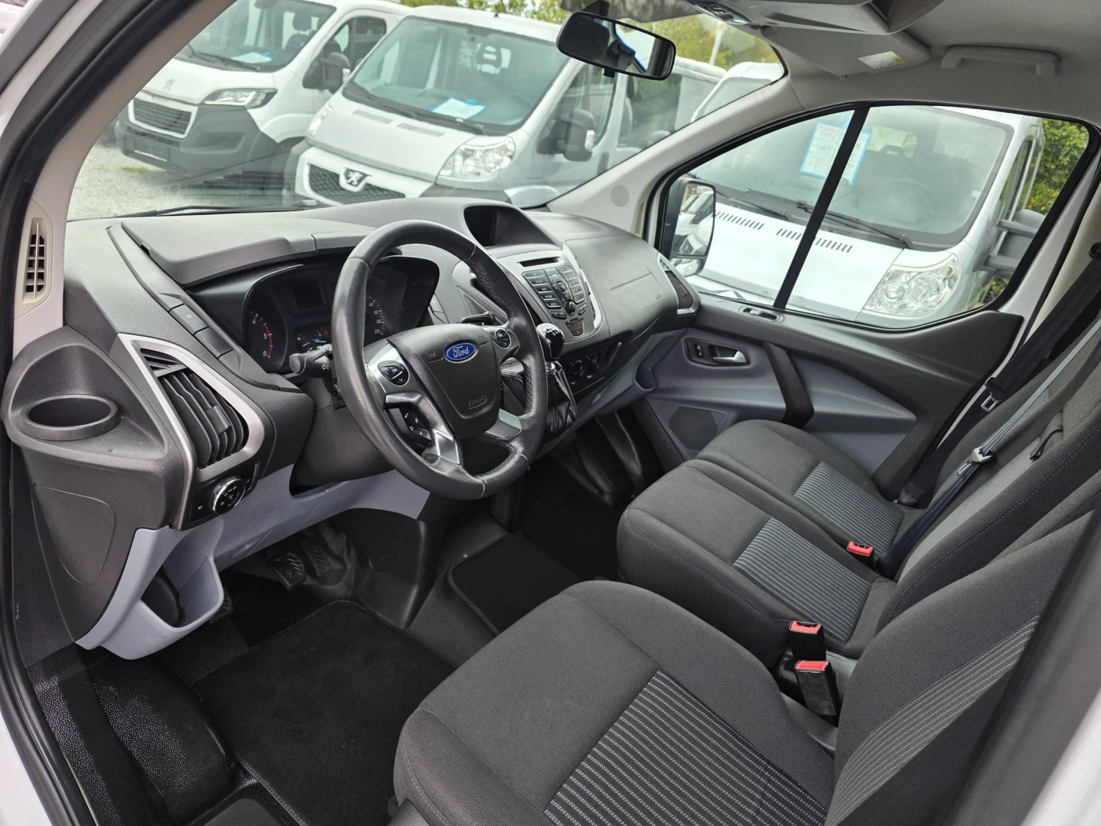 Ford Transit Custom 2.2tdci 8+ 1, снимка 13 - Бусове и автобуси - 56666445