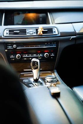 BMW 730 730xDrive , снимка 11