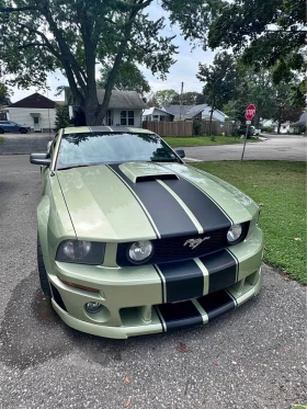 ������ Ford Mustang