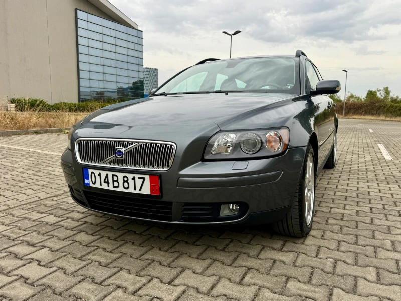 Volvo V50 2.5 T5 AWD   ТОП СЪСТОЯНИЕ !!!  , снимка 1 - Автомобили и джипове - 47189136