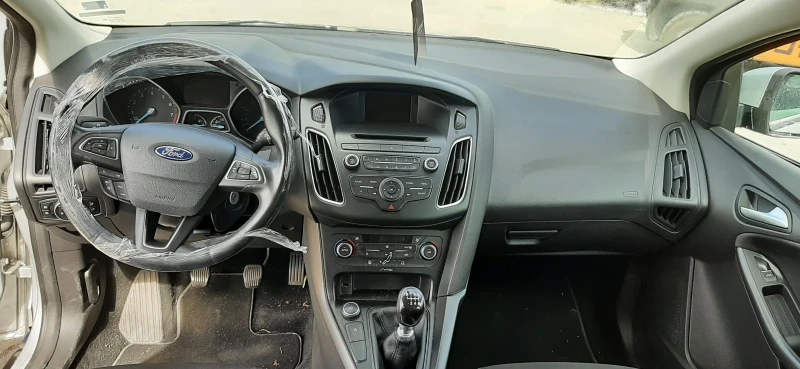 Ford Focus 1.0i, снимка 7 - Автомобили и джипове - 47196496