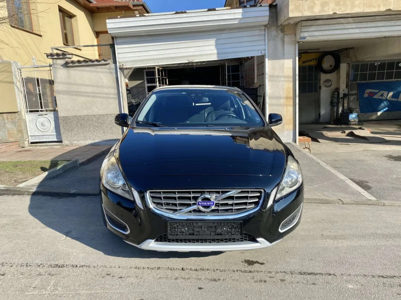 Volvo V60 2.0 D3 163кс, снимка 1 - Автомобили и джипове - 48708903