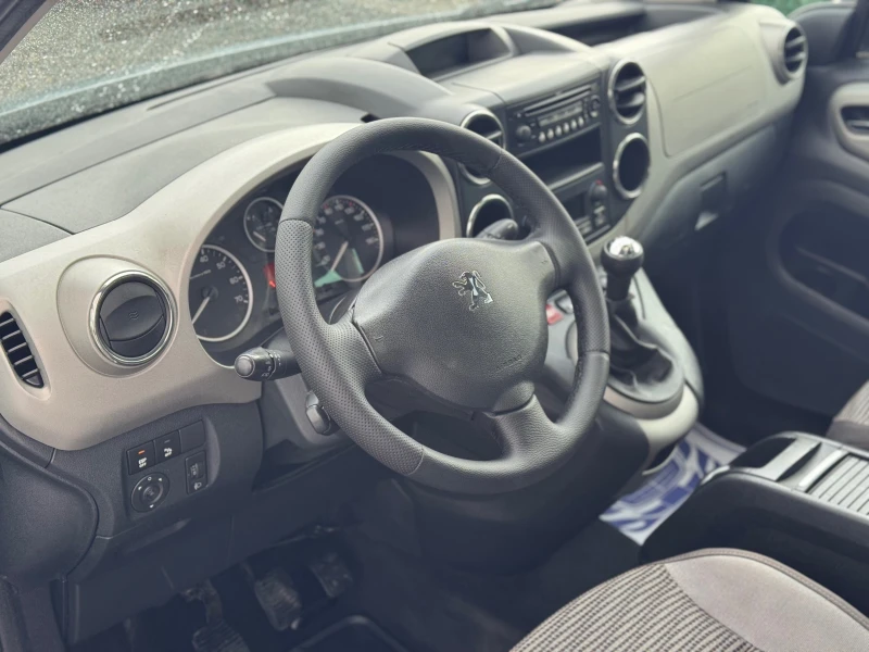 Peugeot Partner 1.6HDI* Климатик* Панорама* Германия* , снимка 8 - Автомобили и джипове - 51977683