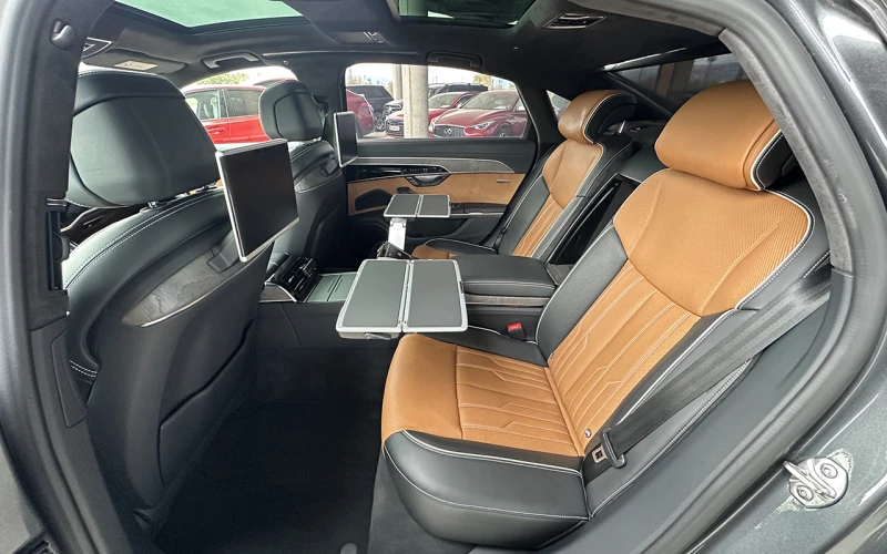 Audi A8 L 60 V8 TFSI quattro Exclusive, снимка 7 - Автомобили и джипове - 52247479