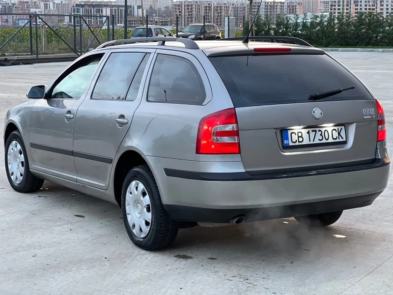 Skoda Fabia 1.6MPI, снимка 4 - Автомобили и джипове - 52713261