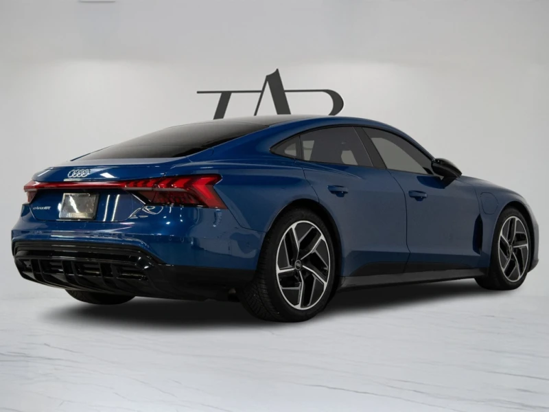 Audi E-Tron GT * QUATTRO | PREMIUM PKG | BLACK OPTICS | 20 IN * C, снимка 3 - Автомобили и джипове - 52943798