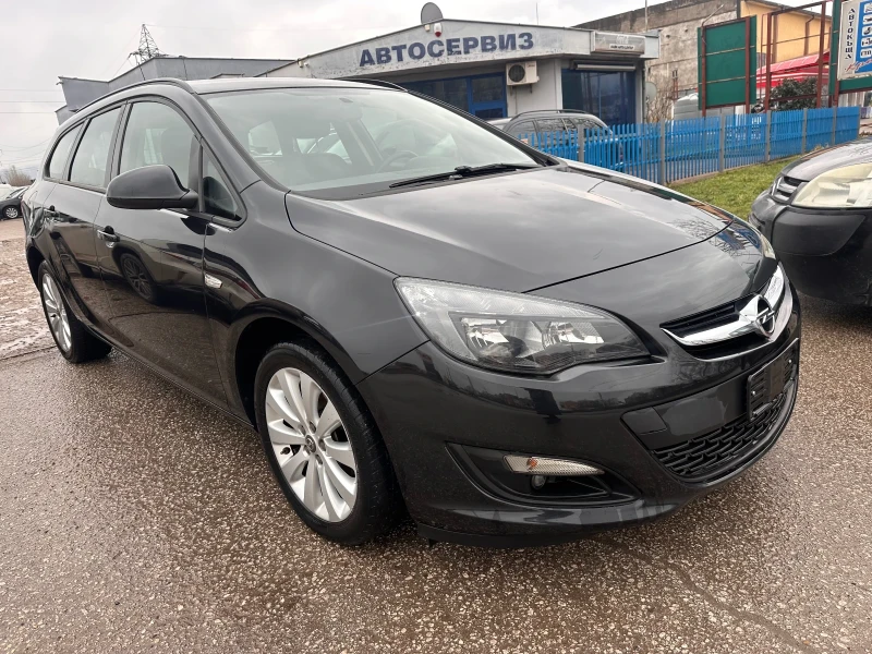 Opel Astra Sport Tourer газ-бензин, снимка 3 - Автомобили и джипове - 53291638