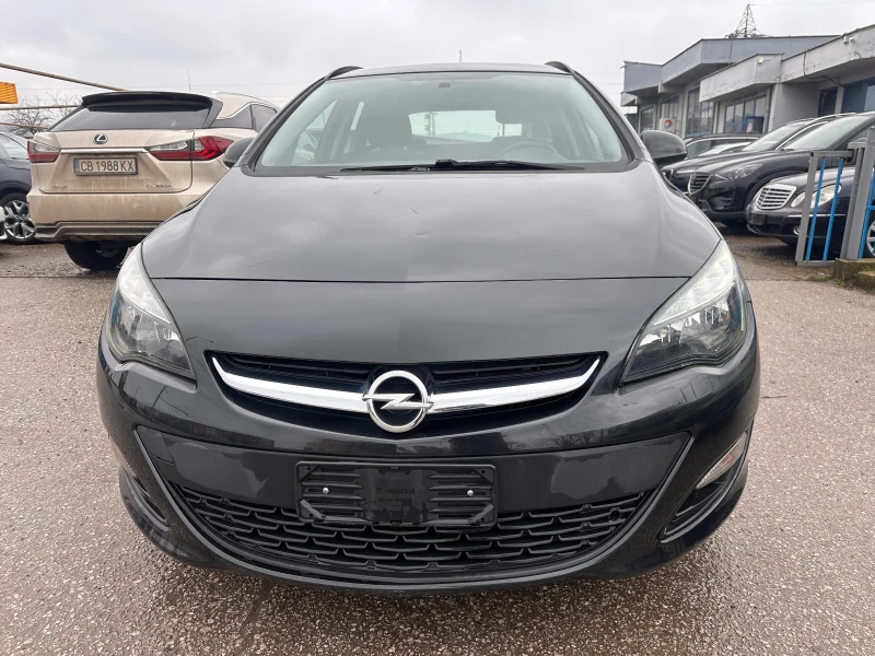 Opel Astra Sport Tourer газ-бензин, снимка 2 - Автомобили и джипове - 53291638