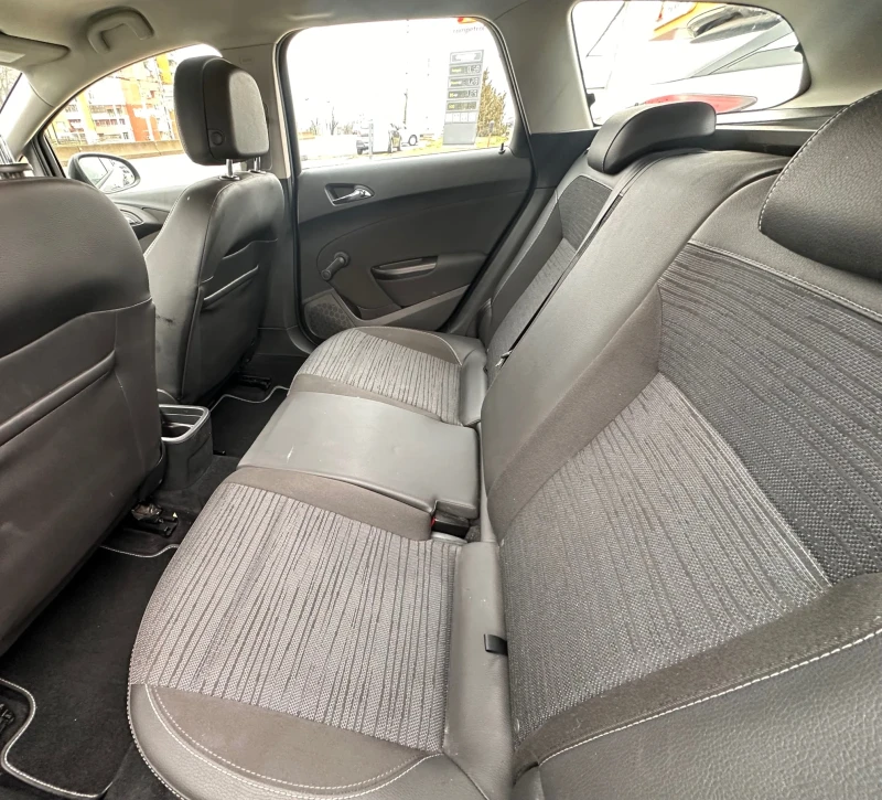 Opel Astra Sport Tourer газ-бензин, снимка 14 - Автомобили и джипове - 53291638