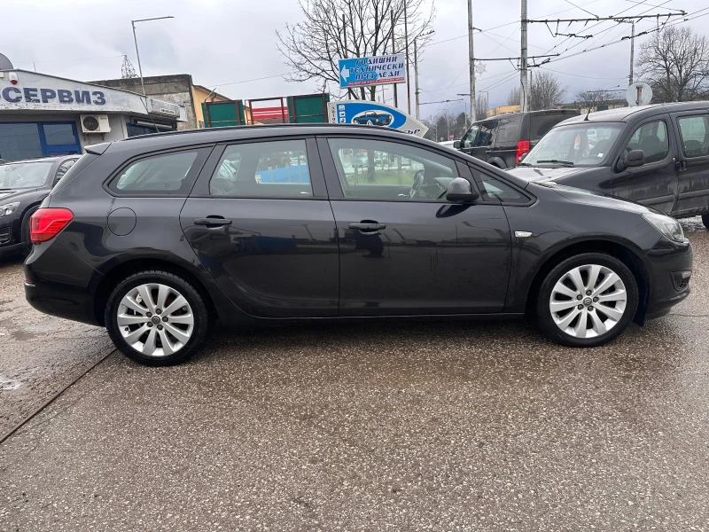 Opel Astra Sport Tourer газ-бензин, снимка 4 - Автомобили и джипове - 53291638