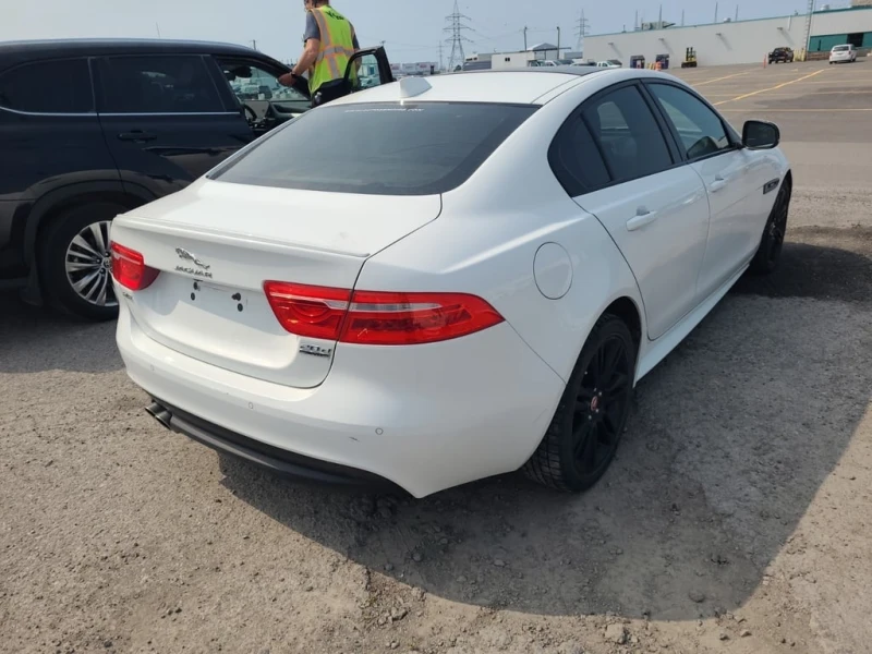 Jaguar XE * R SPORT * CARFAX * ЦЕНА ДО БГ, снимка 3 - Автомобили и джипове - 53332555