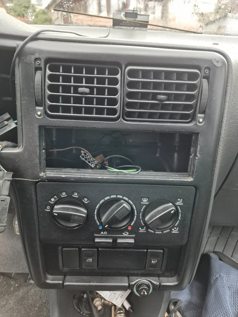 VW Polo 1.0i, снимка 9 - Автомобили и джипове - 53484989