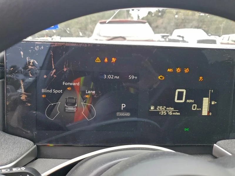 Nissan Micra 2.0L 4 Front-wheel Drive, снимка 9 - Автомобили и джипове - 53713592