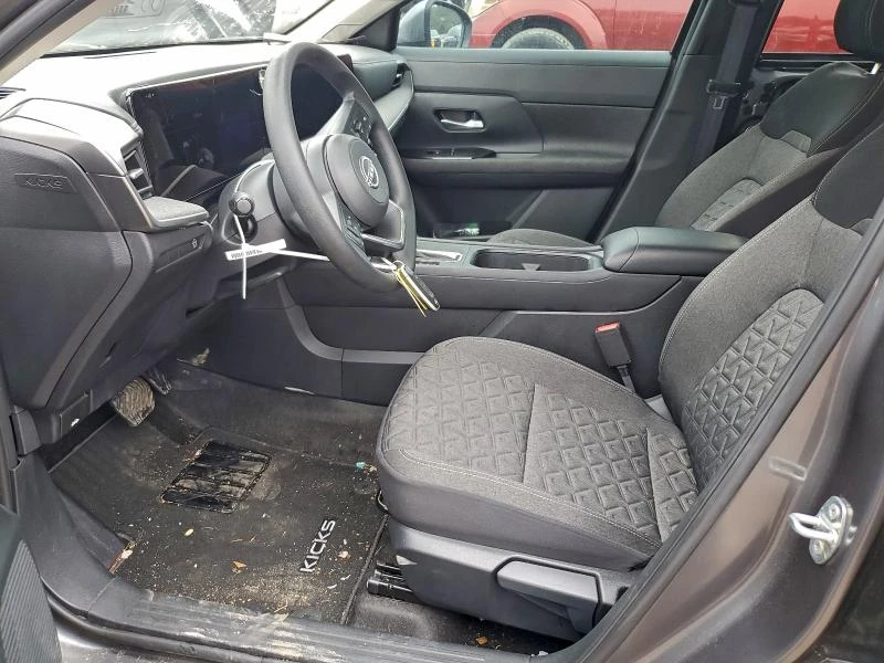 Nissan Micra 2.0L 4 Front-wheel Drive, снимка 7 - Автомобили и джипове - 53713592