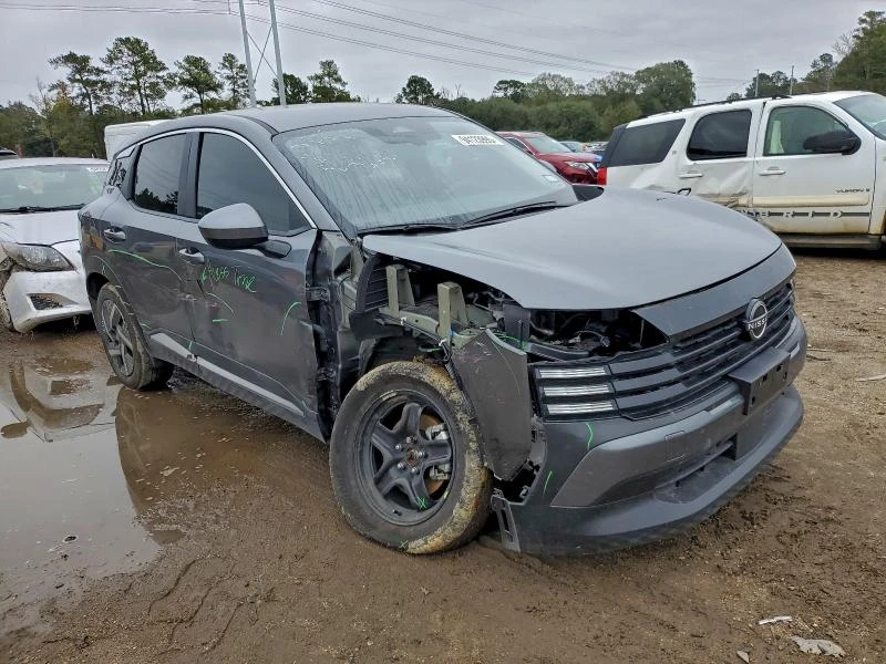 Nissan Micra 2.0L 4 Front-wheel Drive, снимка 4 - Автомобили и джипове - 53713592