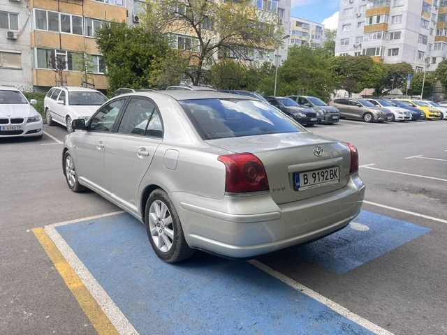 Toyota Avensis 1.8i LPG С РЕГИСТРАЦИЯ  , снимка 7 - Автомобили и джипове - 54413801