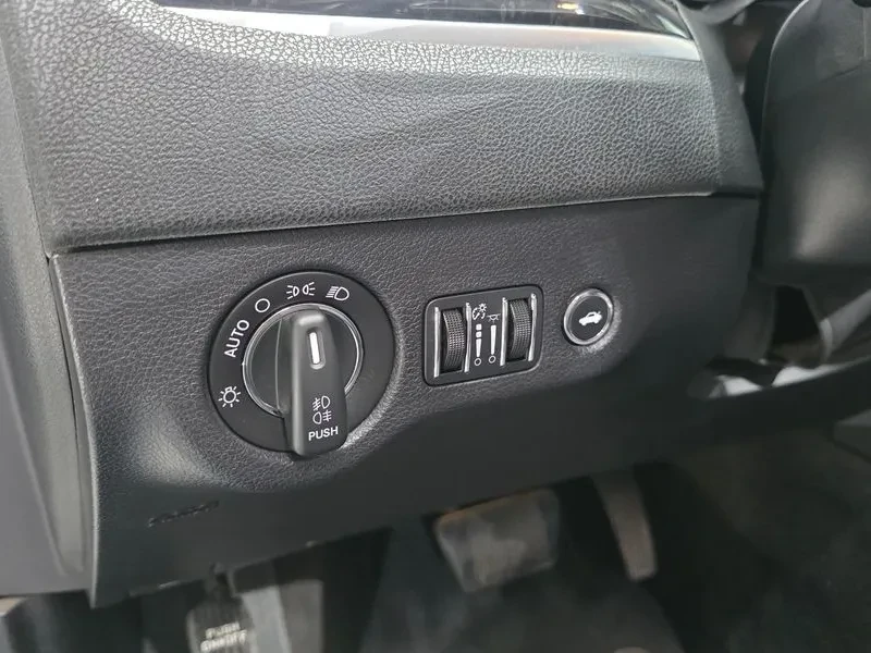 Chrysler 300c 3.6 - САМО 30% АВАНС, снимка 13 - Автомобили и джипове - 55991306