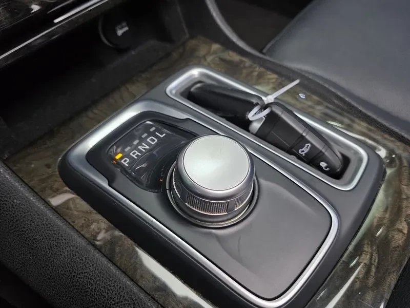 Chrysler 300c 3.6 - САМО 30% АВАНС, снимка 9 - Автомобили и джипове - 55991306