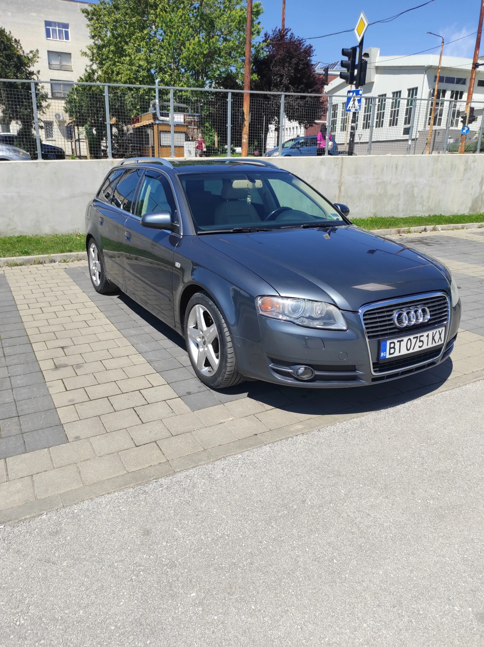 Audi A4  3.2 FSI - изображение 2