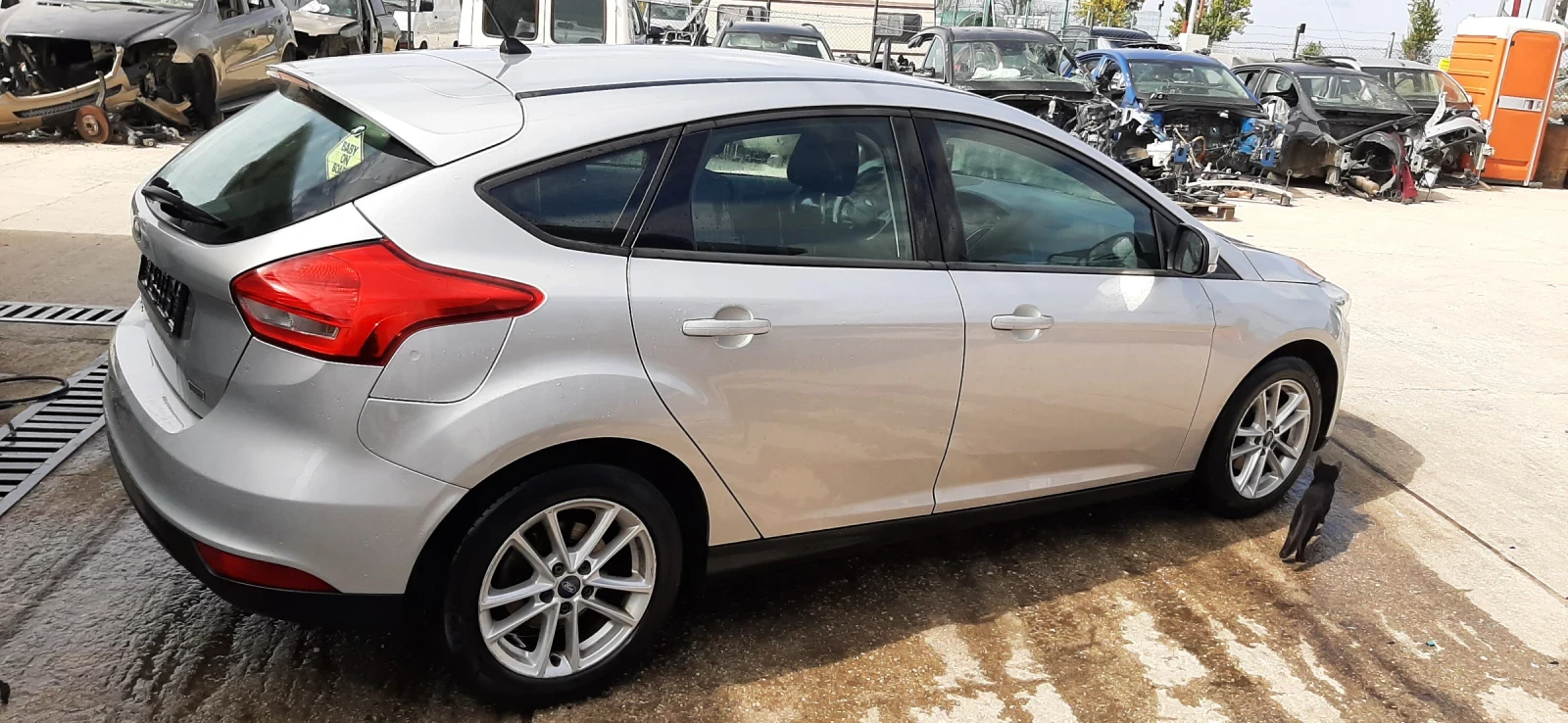 Ford Focus 1.0i - изображение 4