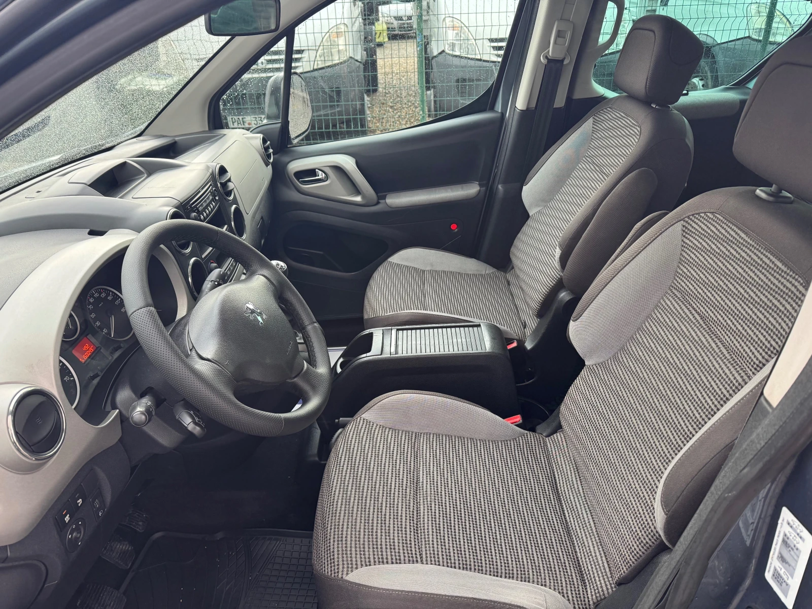 Peugeot Partner 1.6HDI* Климатик* Панорама* Германия*  - изображение 10
