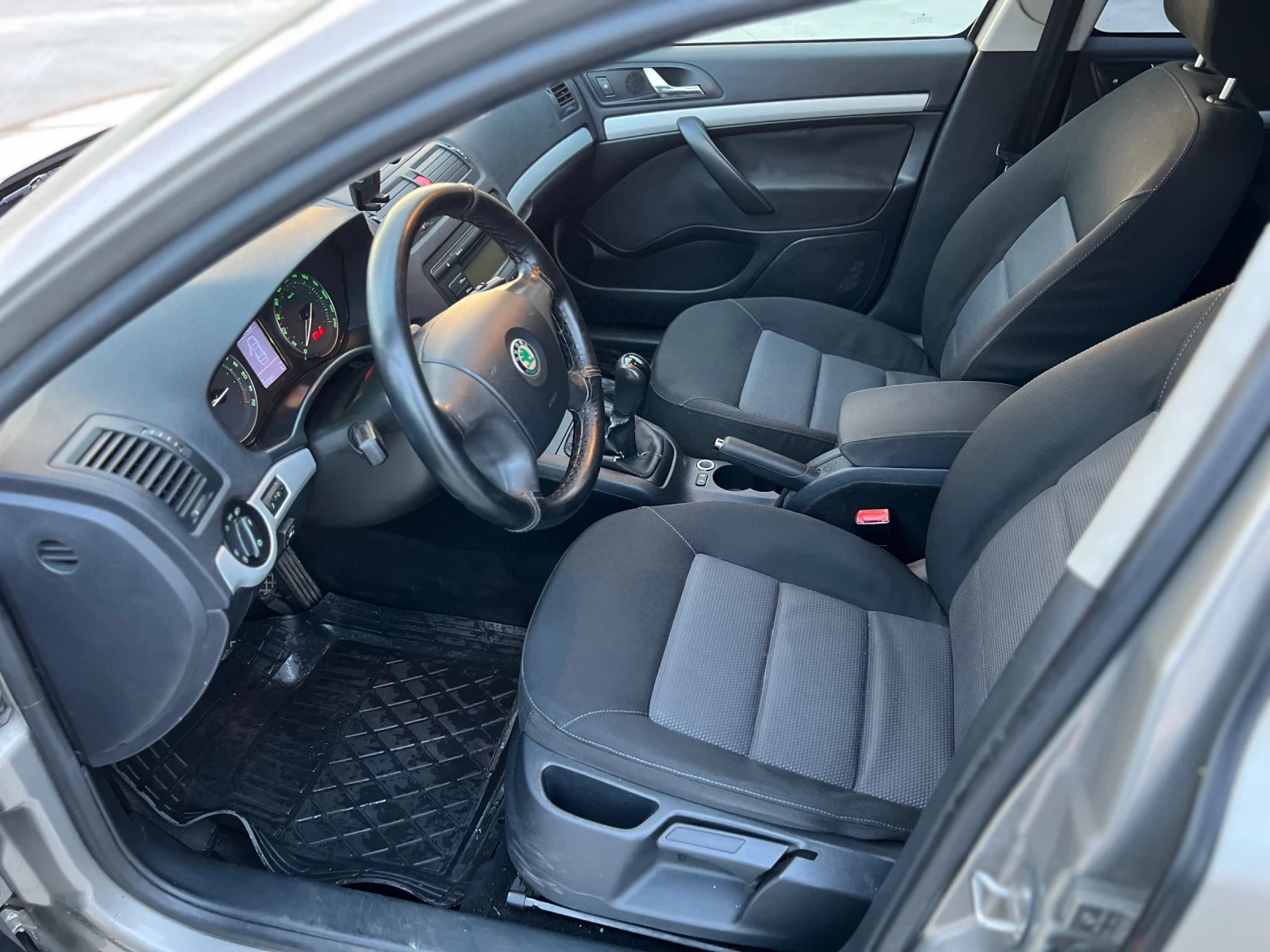 Skoda Fabia 1.6MPI | Mobile.bg   7