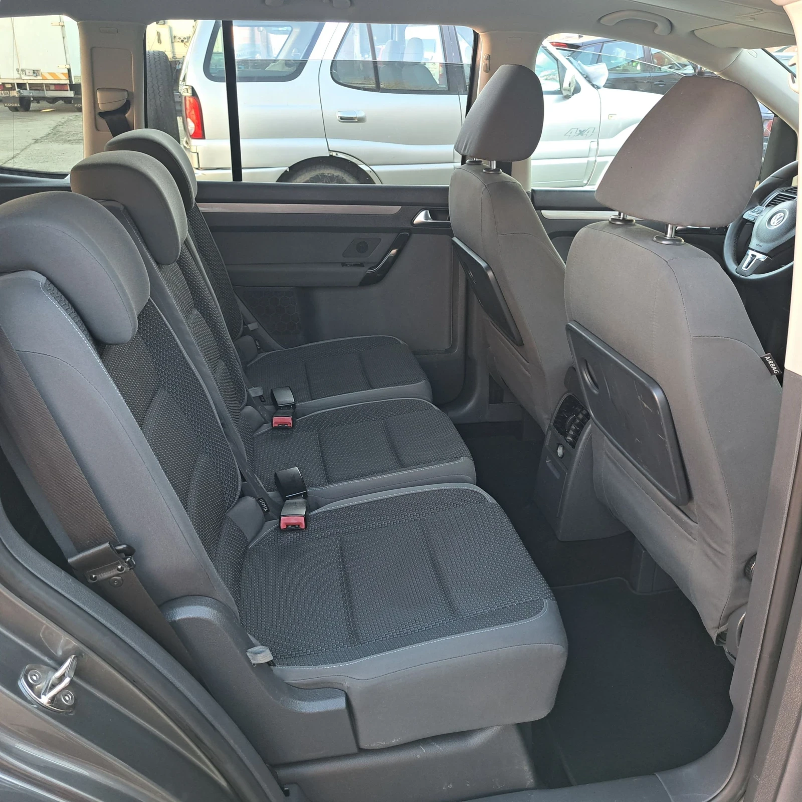 VW Touran 16 TDI DSG NAVI | Mobile.bg � ����������� 16