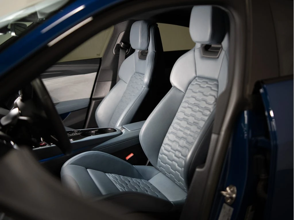 Audi E-Tron GT * QUATTRO | PREMIUM PKG | BLACK OPTICS | 20 IN * C | Mobile.bg � ����������� 13