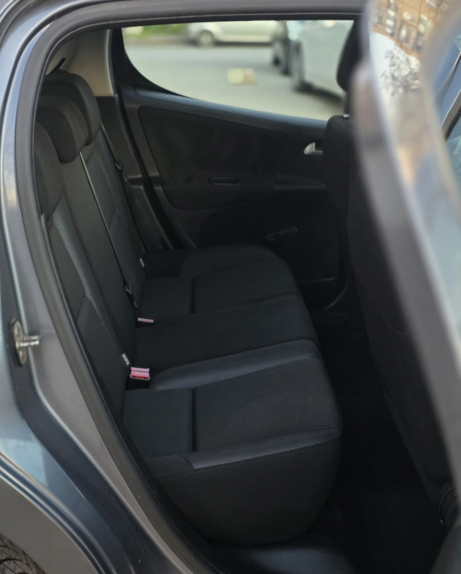 Peugeot 207 /EDITION* 1.4i/ - изображение 8