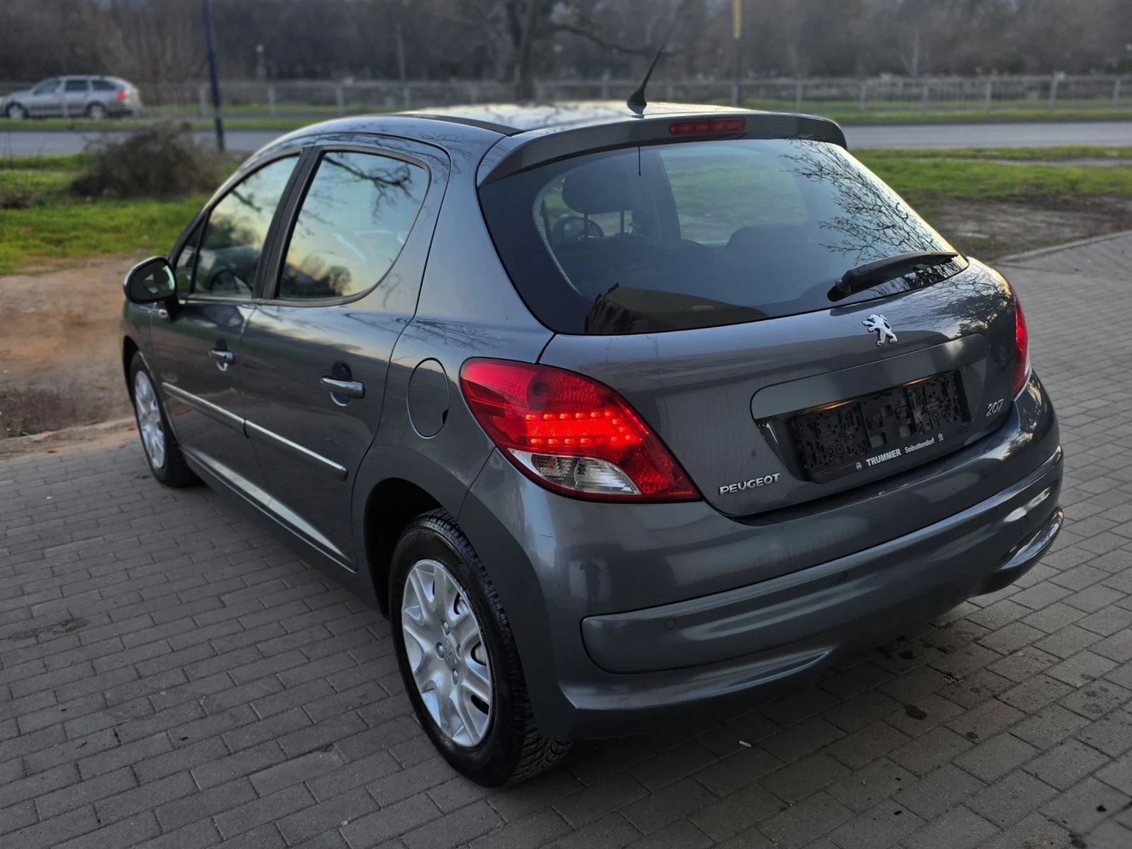Peugeot 207 /EDITION* 1.4i/ - изображение 4