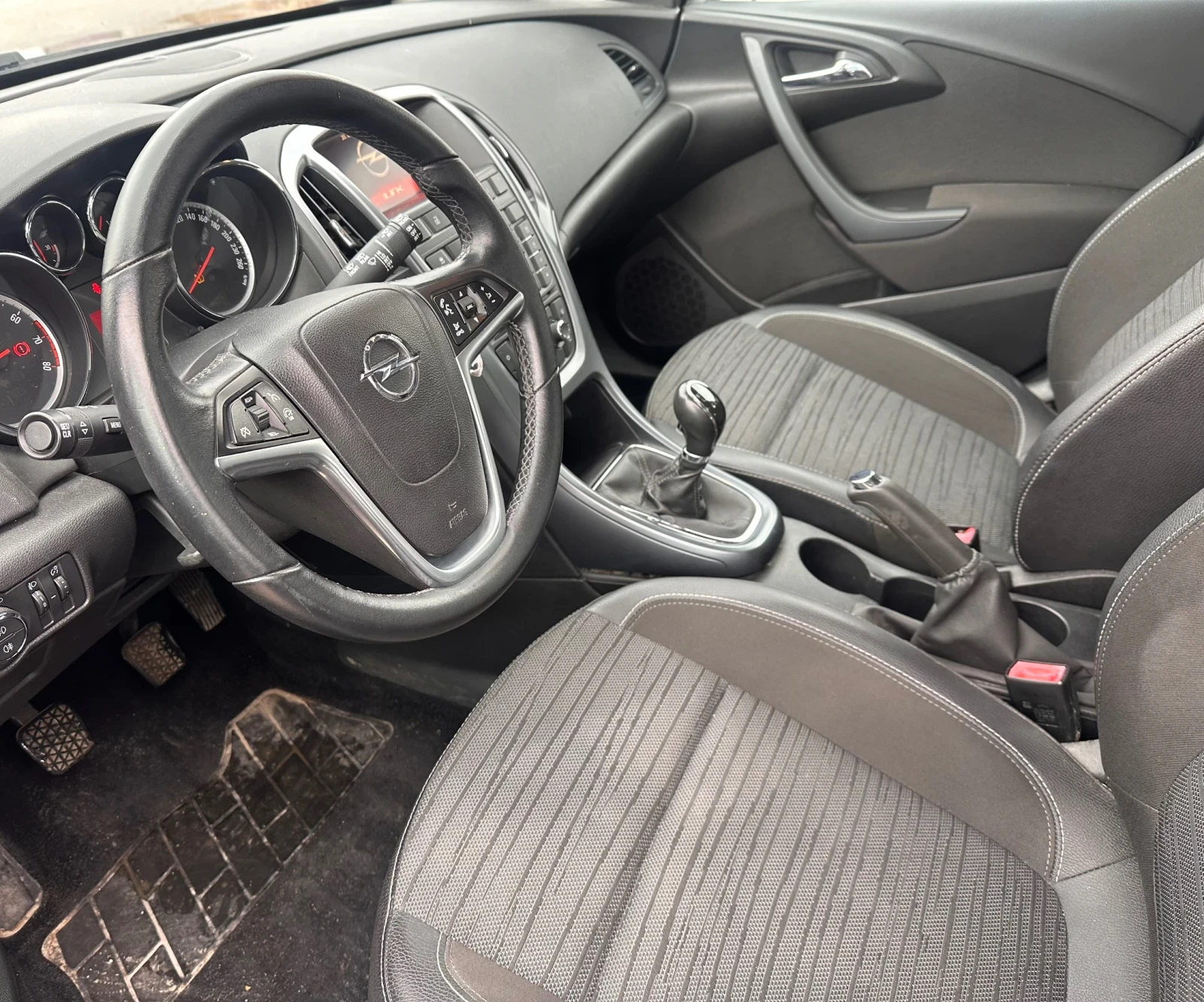 Opel Astra Sport Tourer газ-бензин - изображение 9