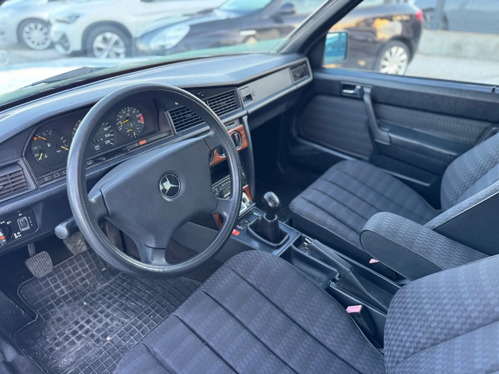 Mercedes-Benz 190 Климатик * Италия* , снимка 11 - Автомобили и джипове - 53788317