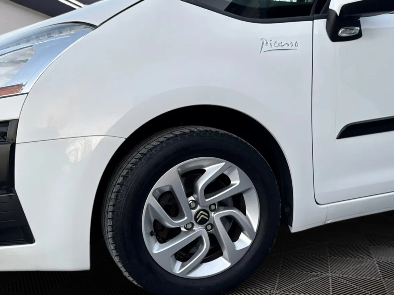 Citroen C4 Picasso 2.0i 140КС. АВТОМАТИК КЛИМАТРОНИК РЕГИСТРИРАНА, снимка 16 - Автомобили и джипове - 53809383