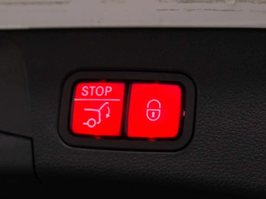 Mercedes-Benz C 300 | AMG | WAGON | PREMIUM PLUS | NIGHT PKG  CARFAX, снимка 8 - Автомобили и джипове - 53873354