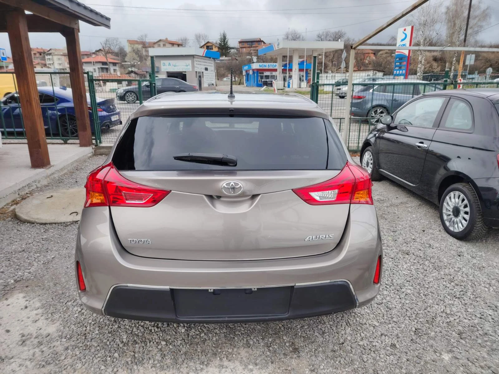 Toyota Auris 1.4D-4D, снимка 6 - Автомобили и джипове - 54055566