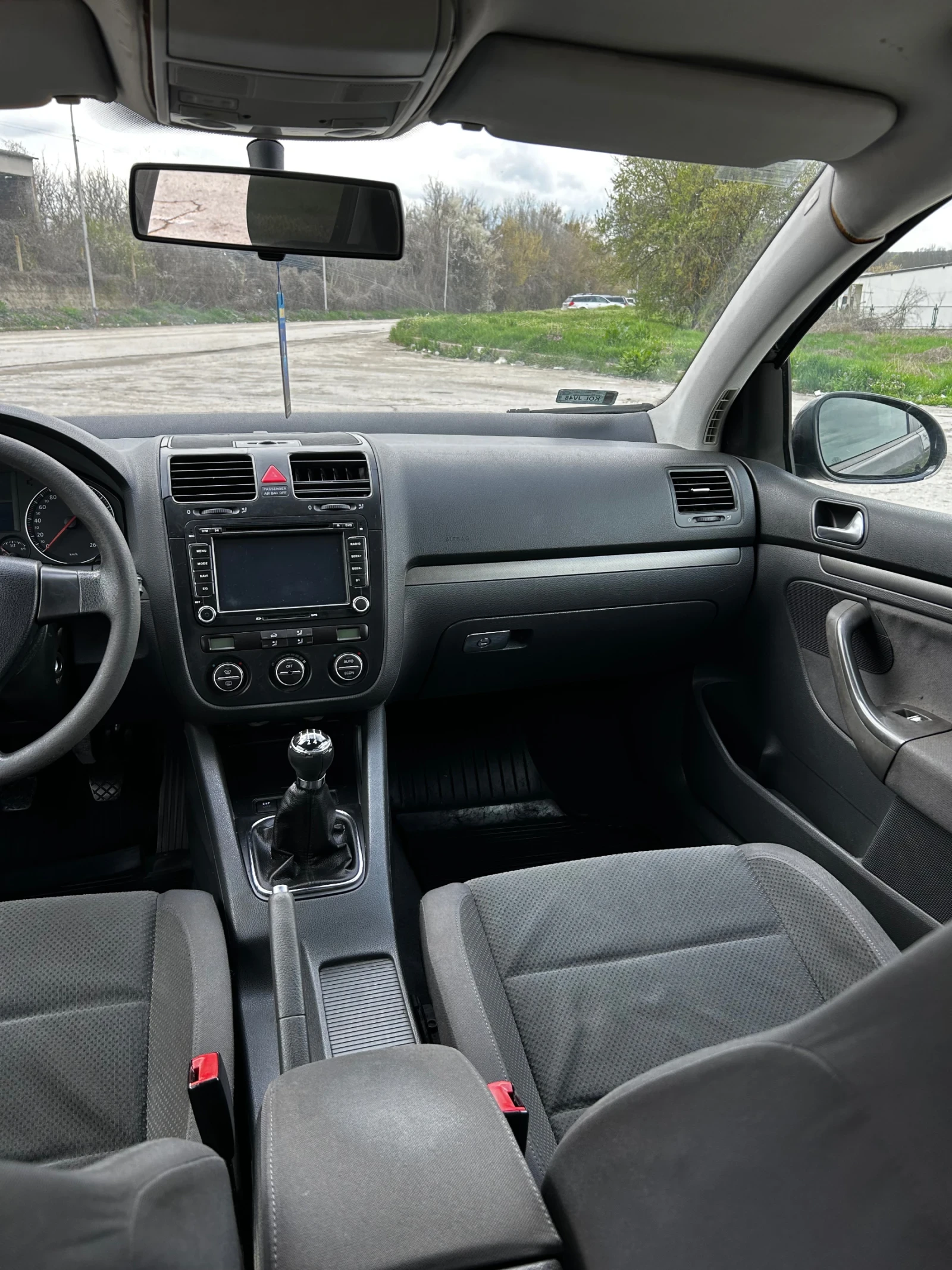 VW Golf 1.9 TDI, снимка 12 - Автомобили и джипове - 54151434