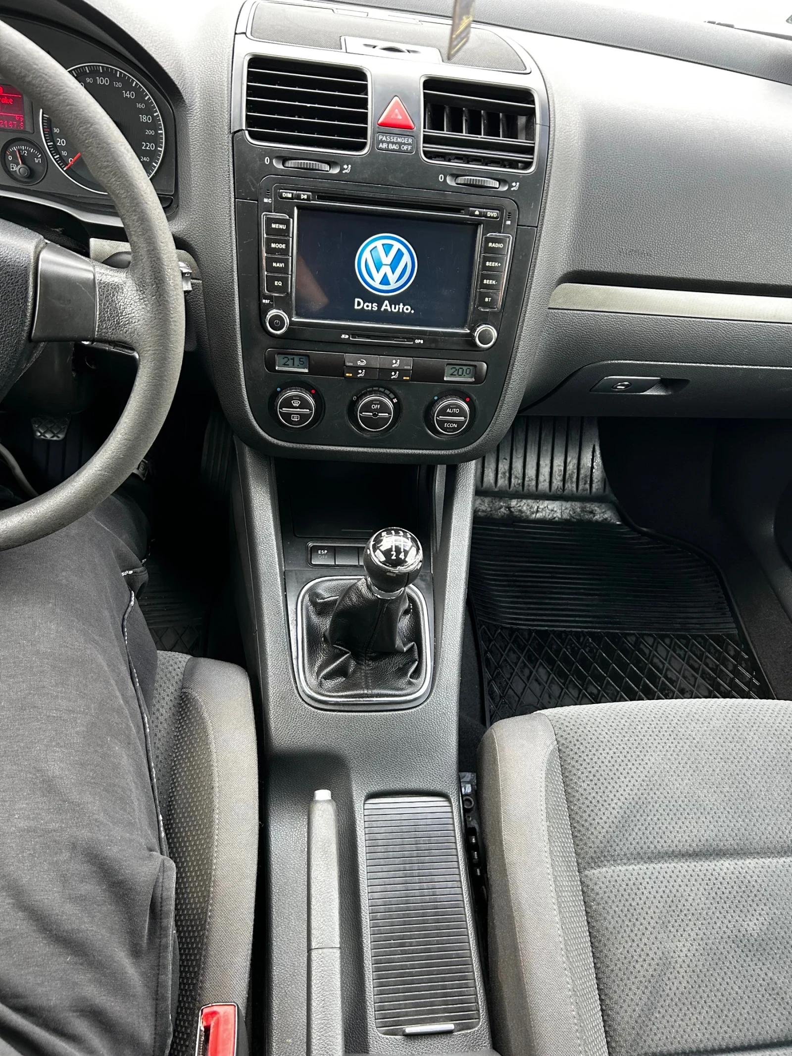 VW Golf 1.9 TDI, снимка 16 - Автомобили и джипове - 54151434