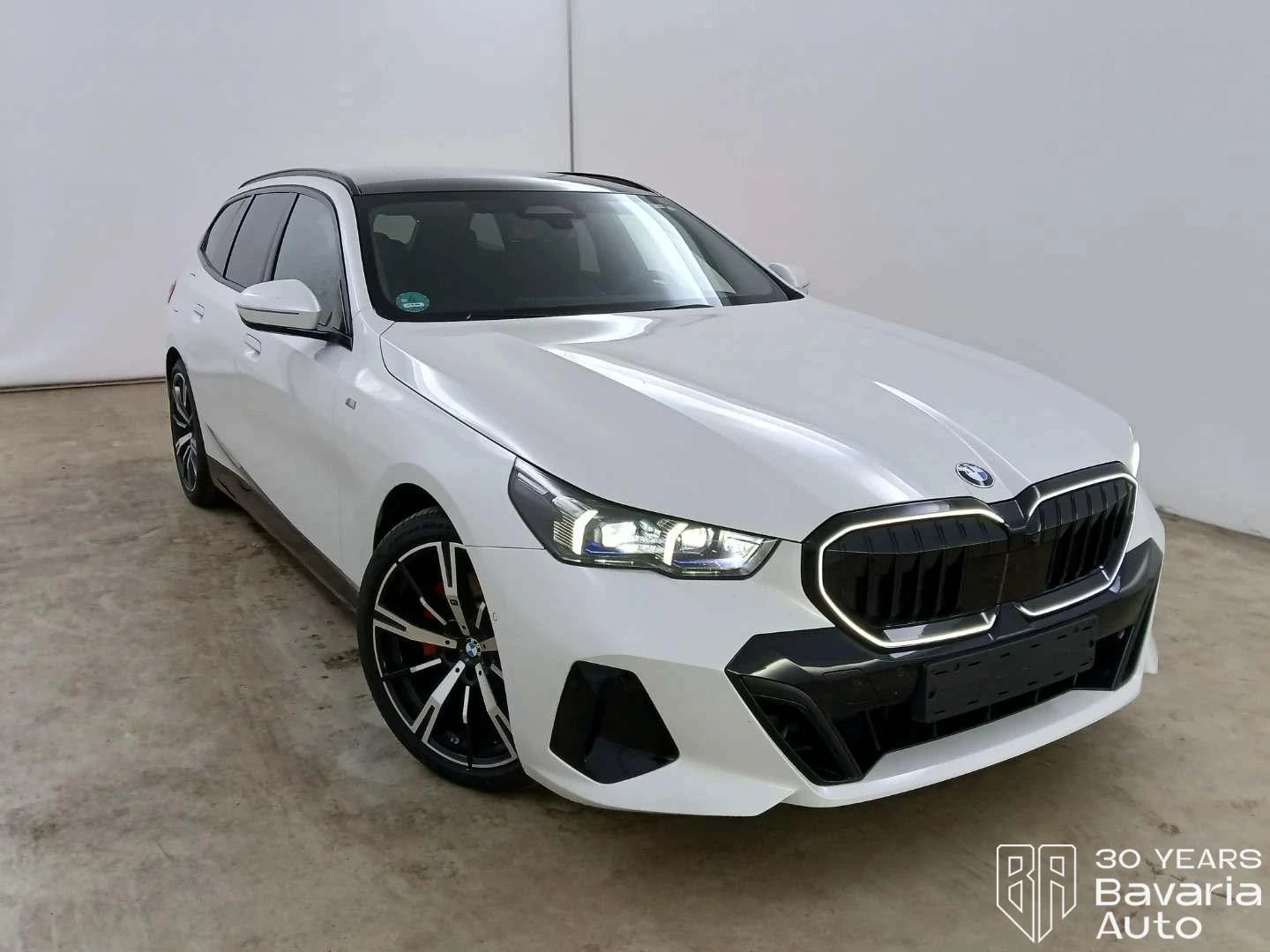 BMW 520 d Touring M Sport Pro Steptronic, снимка 4 - Автомобили и джипове - 54428145
