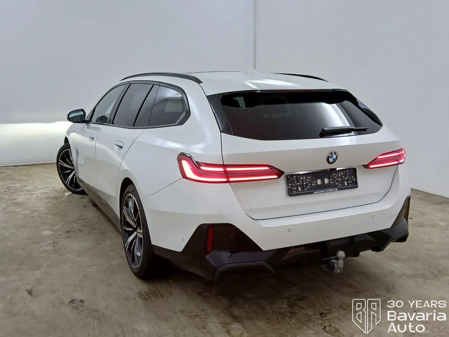 BMW 520 d Touring M Sport Pro Steptronic, снимка 2 - Автомобили и джипове - 54428145