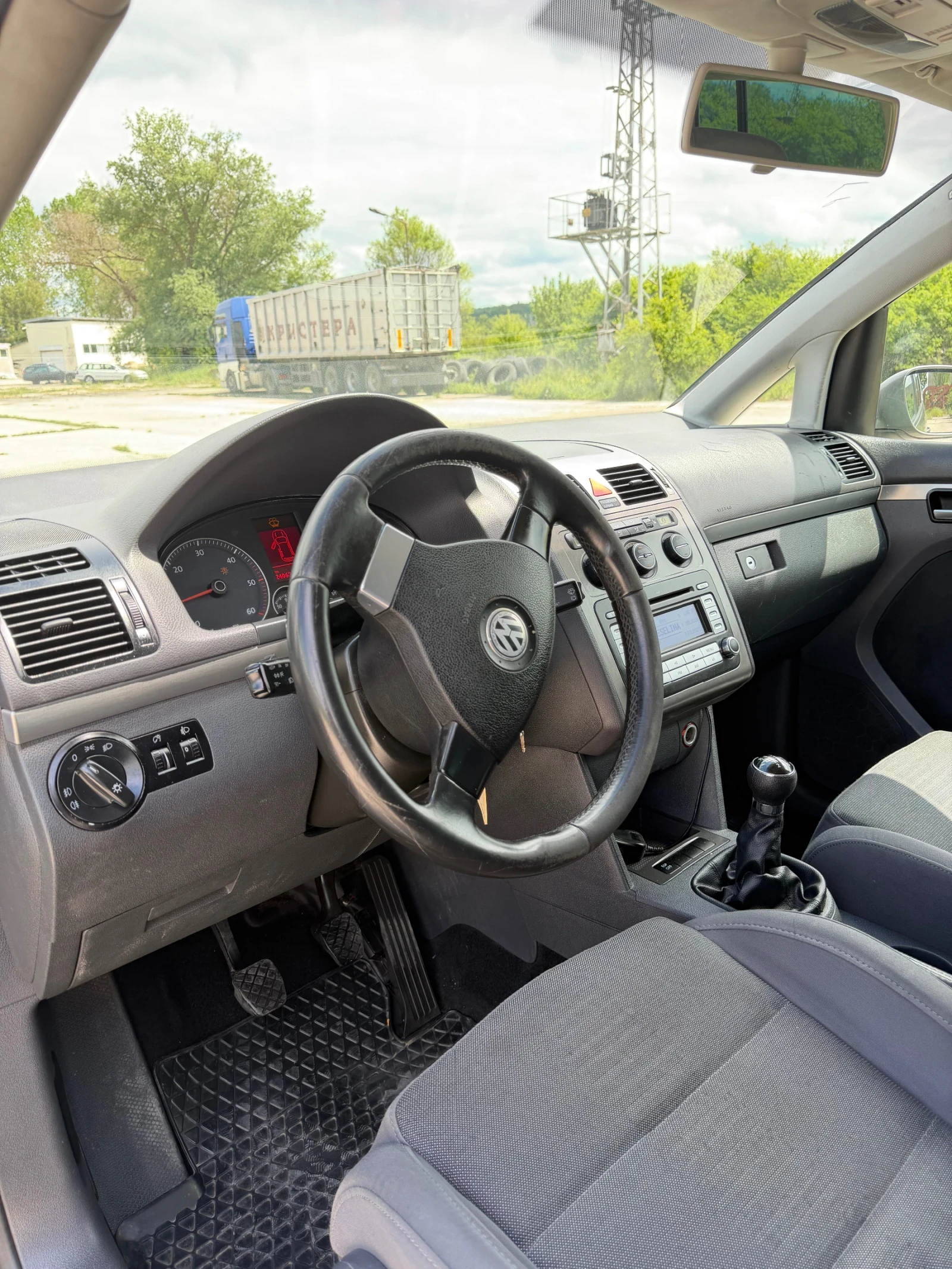 VW Touran 2.0TDI BMM, снимка 7 - Автомобили и джипове - 54567324