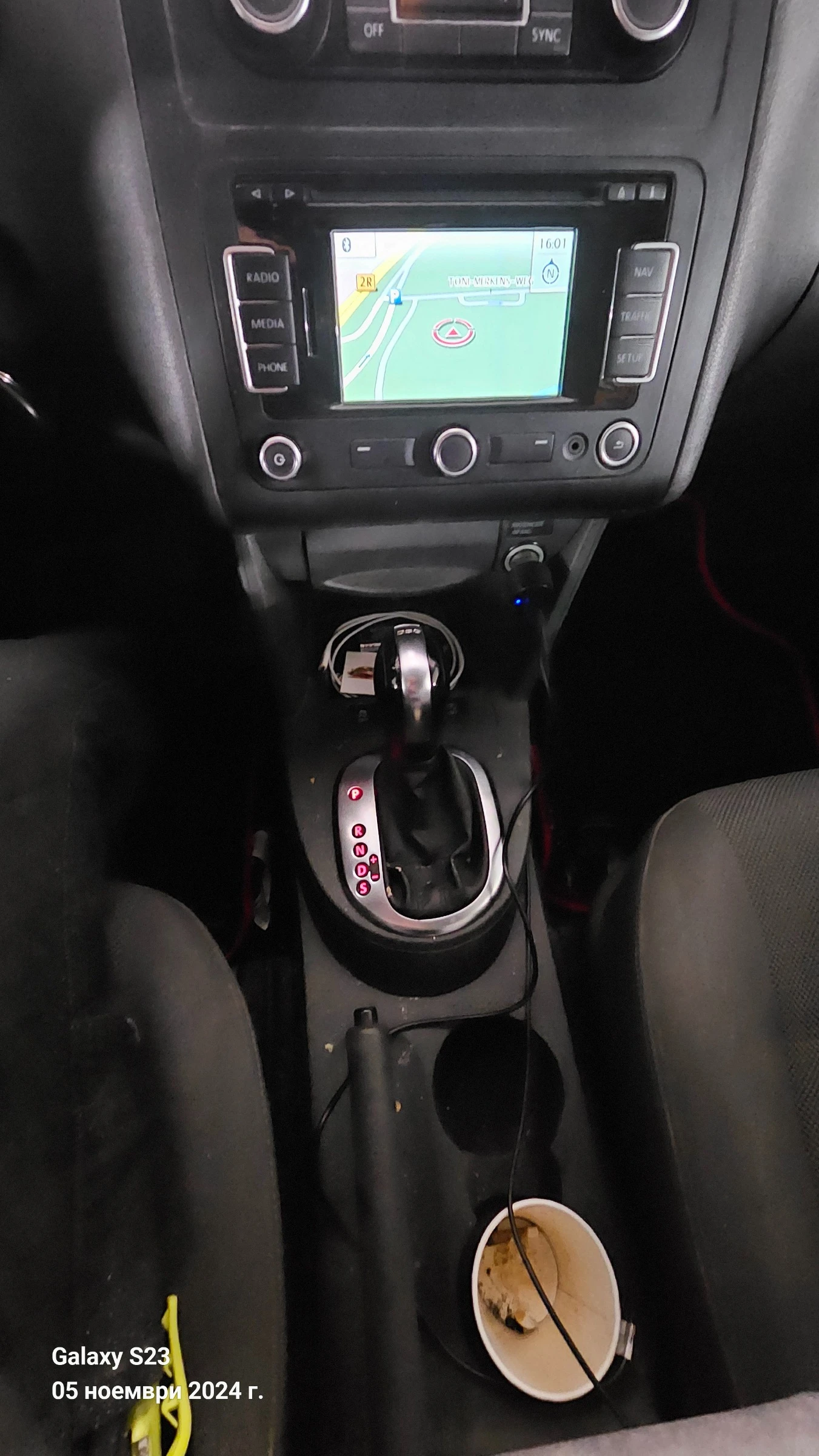 VW Caddy, снимка 5 - Автомобили и джипове - 54650254
