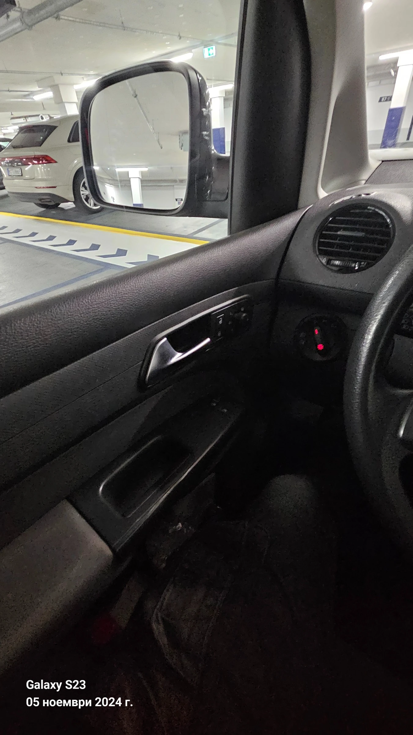 VW Caddy, снимка 6 - Автомобили и джипове - 54650254