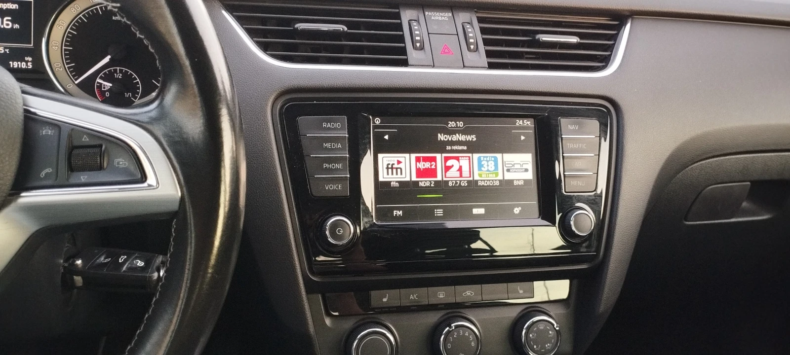 Skoda Octavia 1.6 D Edition, снимка 9 - Автомобили и джипове - 54683691