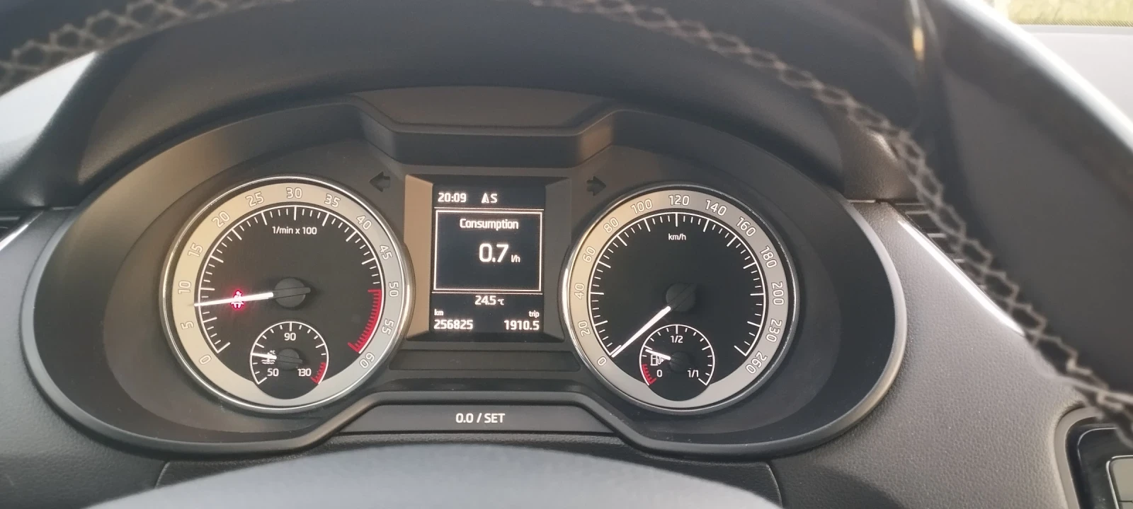 Skoda Octavia 1.6 D Edition, снимка 8 - Автомобили и джипове - 54683691