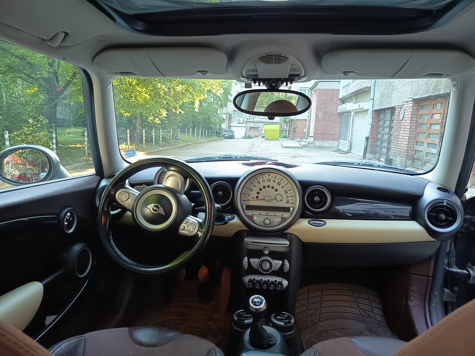 Mini Clubman 1.6 , снимка 11 - Автомобили и джипове - 54776844
