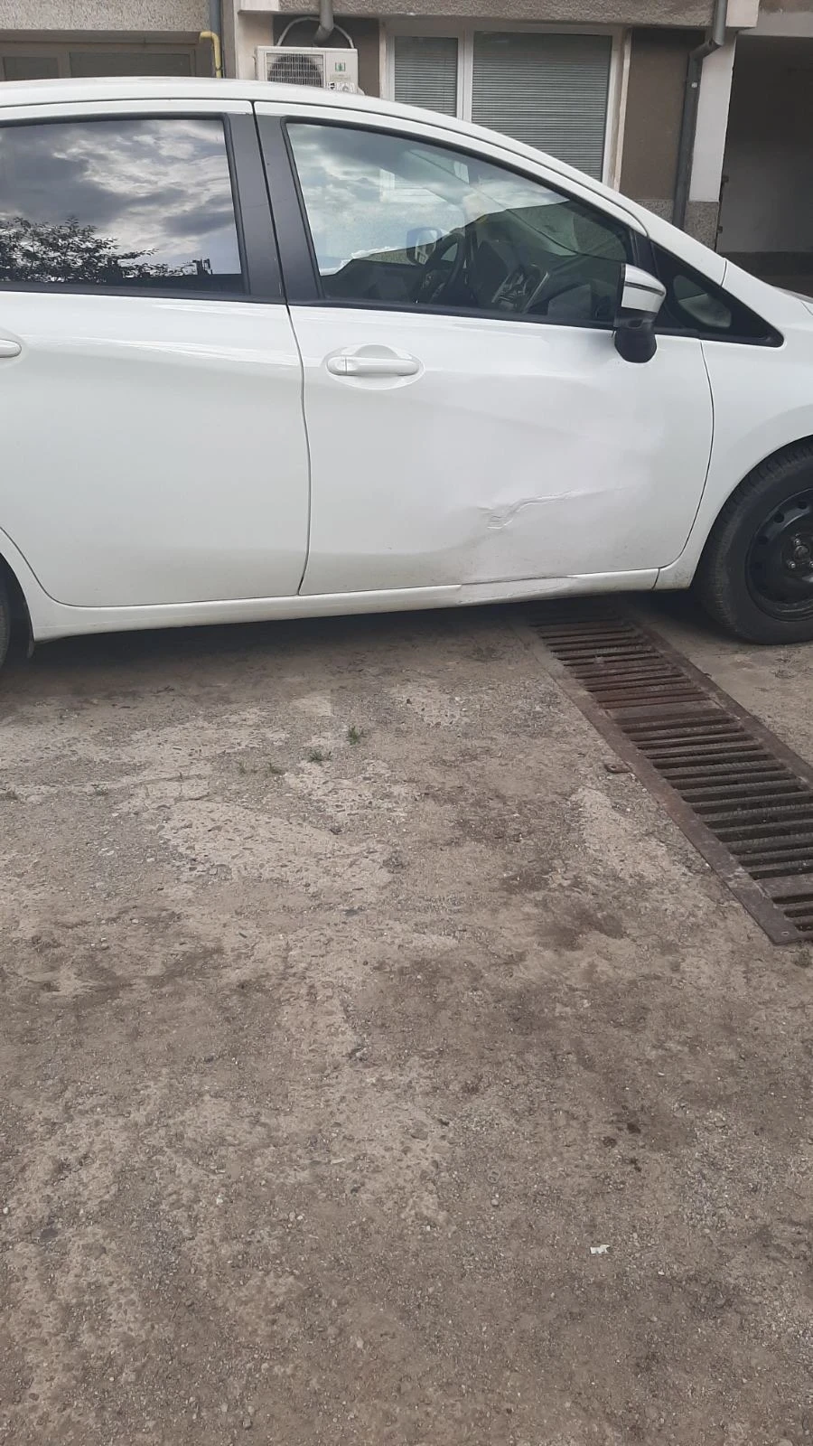 Nissan Note, снимка 4 - Автомобили и джипове - 54869388